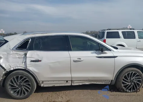 2019 Lincoln Nautilus Reserve z USA, uszkodzony, nr VIN 2LMPJ6LP0KBL11386